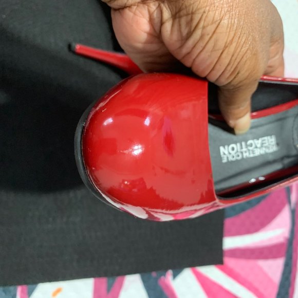 Kenneth Cole Reaction "Socially" SZ 7.5M Pumps - Picture 2 of 13